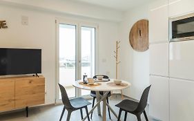Gentile 46 Blu Luxury Flat